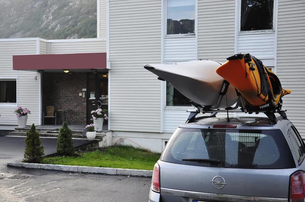 Svartisen Apartments Glomfjord Экстерьер фото